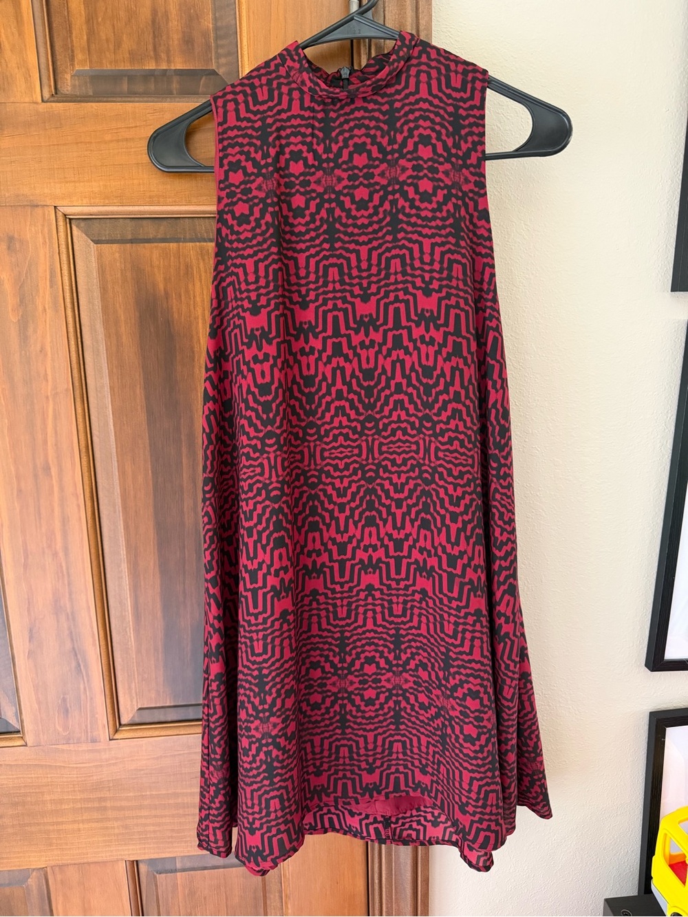 BB Dakota Red Black Geometric Mock Neck Dress Size Small